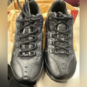 Red Wing New Women’s Aluminum Toe Work Shoes & Socks